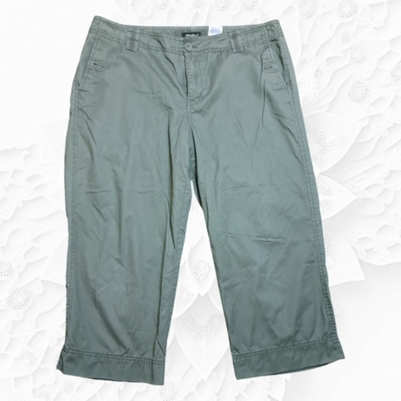Eddie Bauer Blakely Fit Army Green Cropped Pants Size 14 - Picture 1 of 4